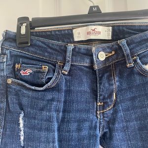 Hollister ripped jeans size 1 R dark wash